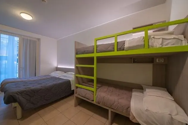 Family Dört Kişilik Oda