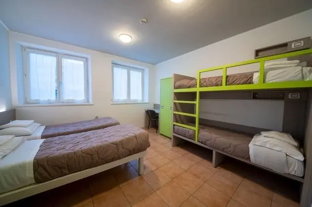 Family Dört Kişilik Oda