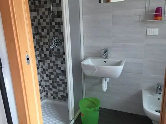 Ortak Ranzalı Oda, Karma Ranzalı Oda, Ortak Banyo