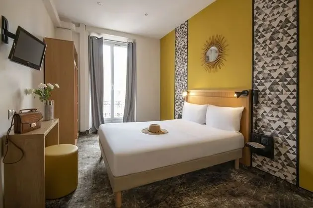 Standard Tek Büyük Yataklı Oda