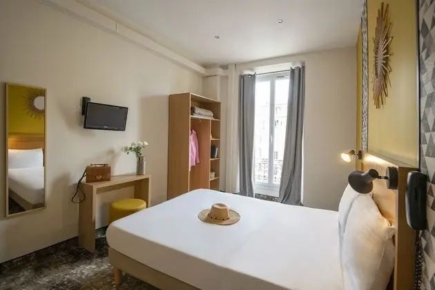 Standard Tek Büyük Yataklı Oda