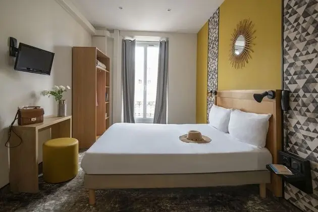 Standard Tek Büyük Yataklı Oda