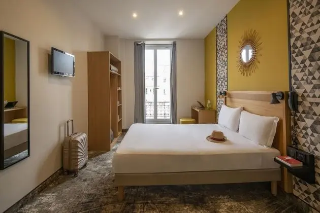 Standard Tek Büyük Yataklı Oda