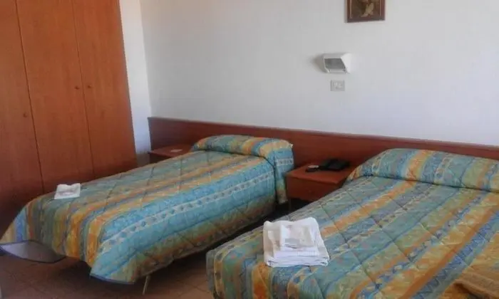 Economy Üç Kişilik Oda