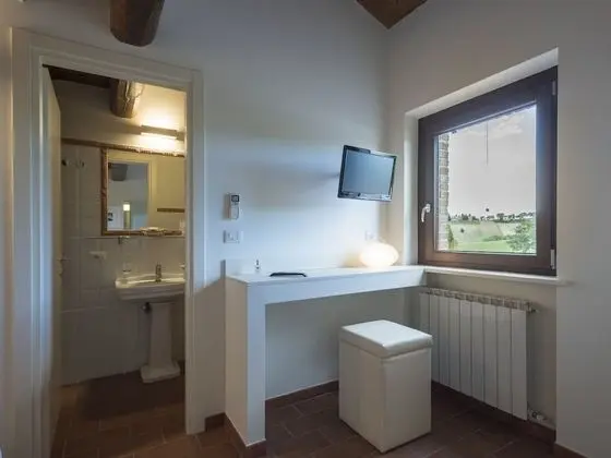 Büyük Yataklı Tek Kişilik Oda