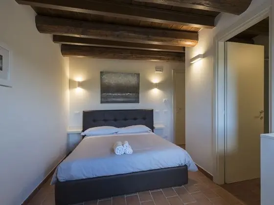 Büyük Yataklı Tek Kişilik Oda