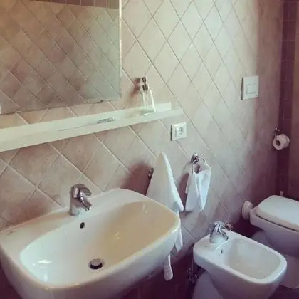 Büyük Yataklı Tek Kişilik Oda