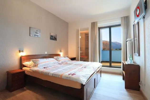 Basic Tek Büyük veya İki Ayrı Yataklı Oda, Sigara İçilmez, Bahçe Manzaralı