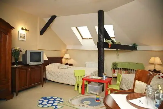 FAMILY ROOM