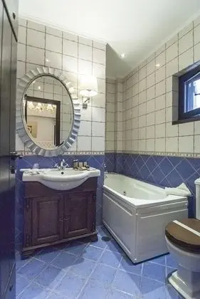 Deluxe Villa (2 baths)