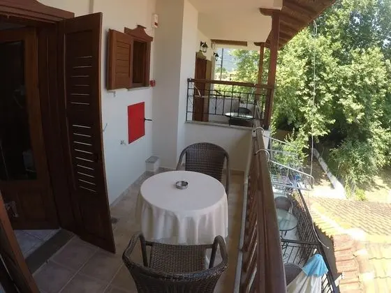 Deluxe Apart Daire, Bahçe Manzaralı