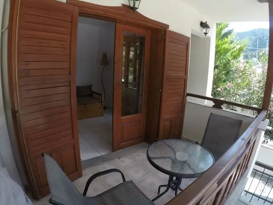 Deluxe Apart Daire, Bahçe Manzaralı