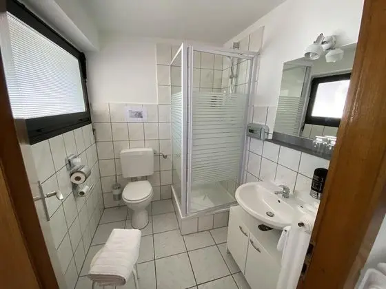 Basic Tek Büyük Yataklı Oda