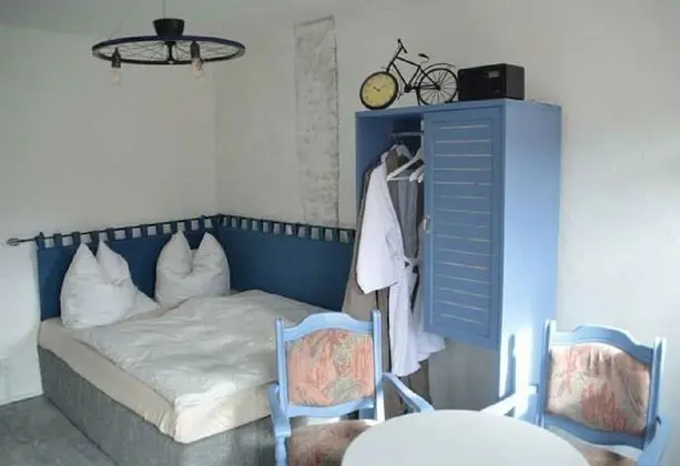 Tek Büyük Yataklı Oda, Bahçeli