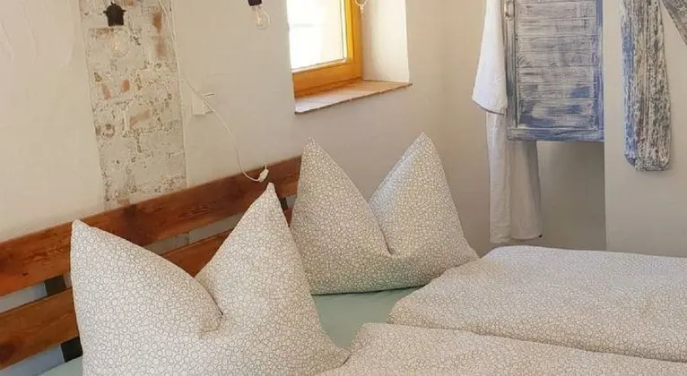 Tek Büyük Yataklı Oda, Bahçeli