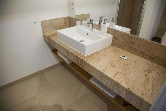 Deluxe Tek Büyük Yataklı Oda, Balkon, Deniz Manzaralı