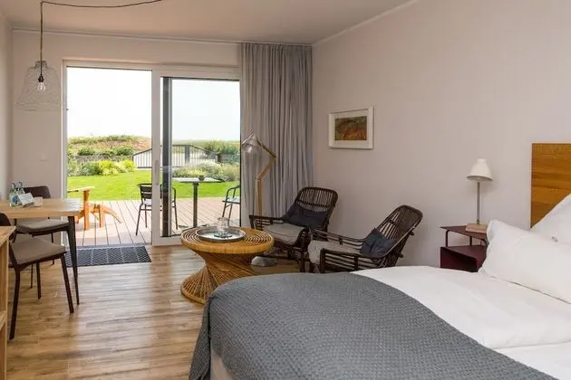 Deluxe Tek Büyük Yataklı Oda, Teras, Plaj Manzaralı