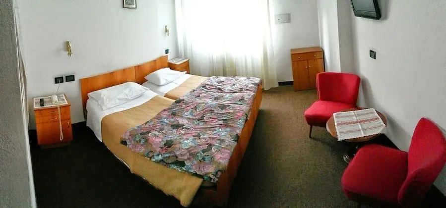 Tek Büyük veya İki Ayrı Yataklı Oda