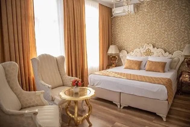 Luxury Tek Büyük Yataklı Oda