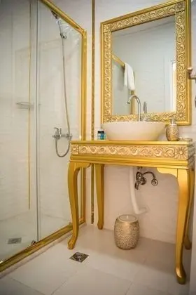 Luxury Tek Büyük Yataklı Oda