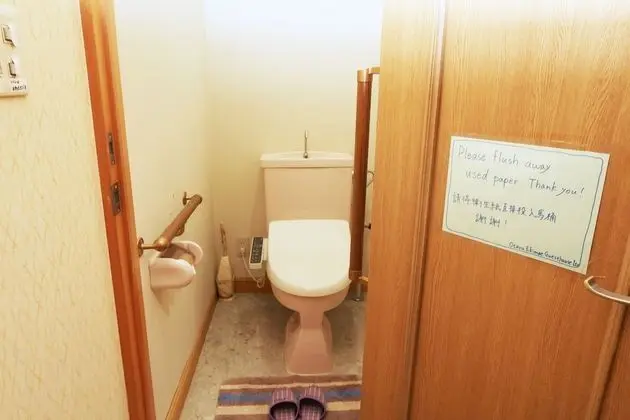 Traditional Oda, Ortak Banyo (Simple locking)