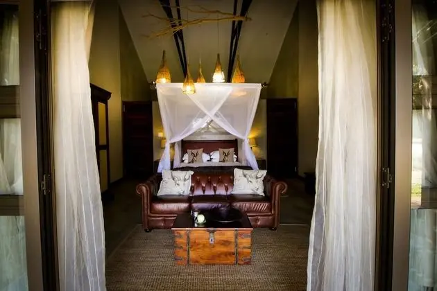 Deluxe Elegant Twin Room