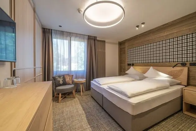 Classic Tek Büyük Yataklı Oda, Dağ Manzaralı (No Balcony/ No Patio)