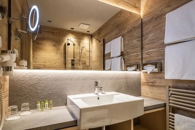 Comfort Tek Büyük Yataklı Oda (Kolmnock)