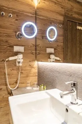 Comfort Tek Büyük Yataklı Oda (Kolmnock)