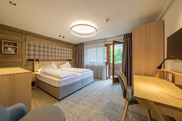 Junior Tek Büyük Yataklı Oda, Balkon, Dağ Manzaralı