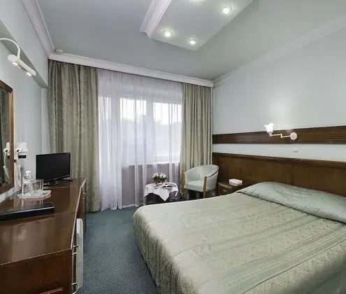 Business Tek Büyük Yataklı Oda
