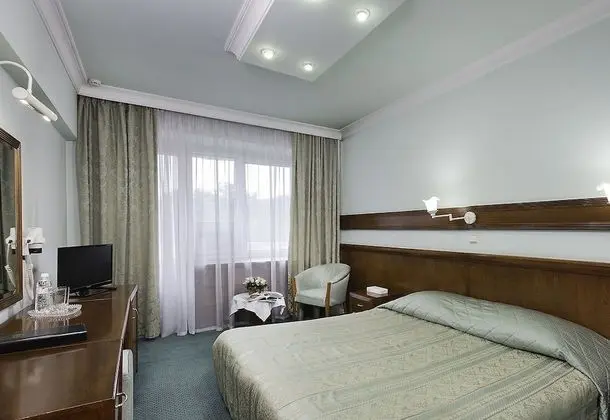 Business Tek Büyük Yataklı Oda