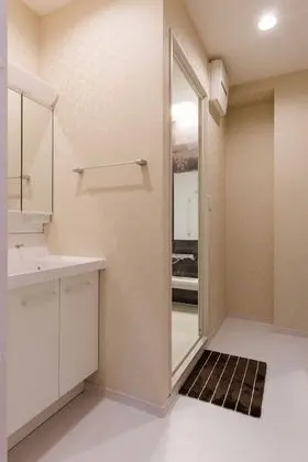 Ev (Private Vacation, 1F)