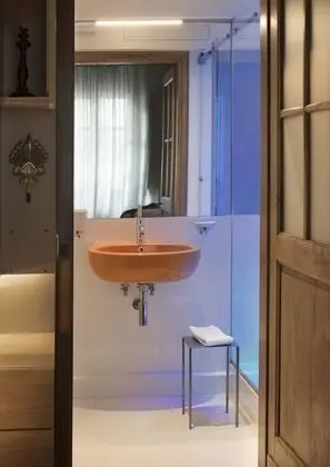 Classic Tek Büyük Yataklı Oda