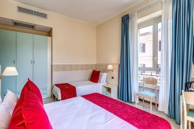 Classic Üç Kişilik Oda