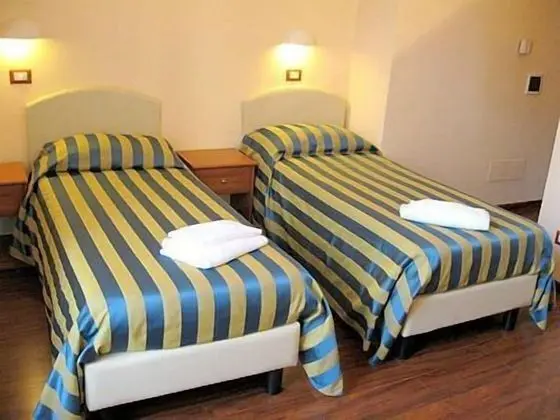 Tek Büyük veya İki Ayrı Yataklı Oda