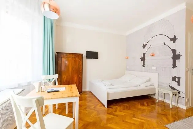 Premier Stüdyo, 1 Büyük (Queen) Boy Yatak