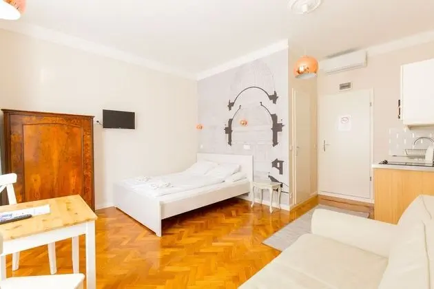 Premier Stüdyo, 1 Büyük (Queen) Boy Yatak