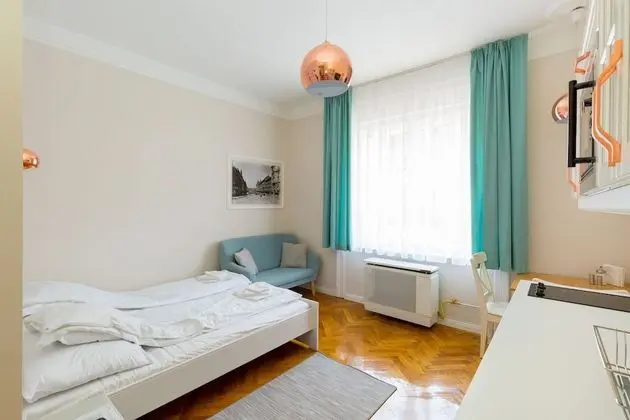 Premier Stüdyo, 1 Büyük (Queen) Boy Yatak