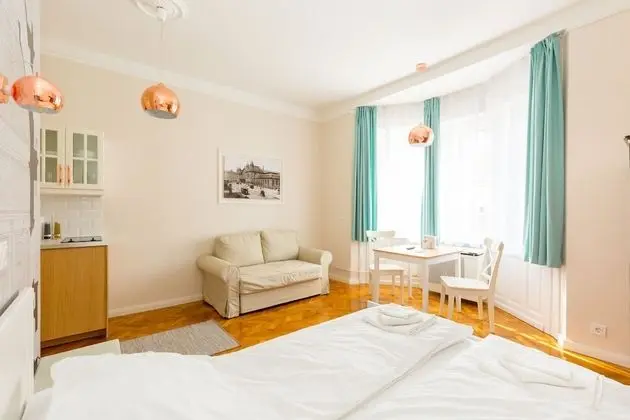 Premier Stüdyo, 1 Büyük (Queen) Boy Yatak