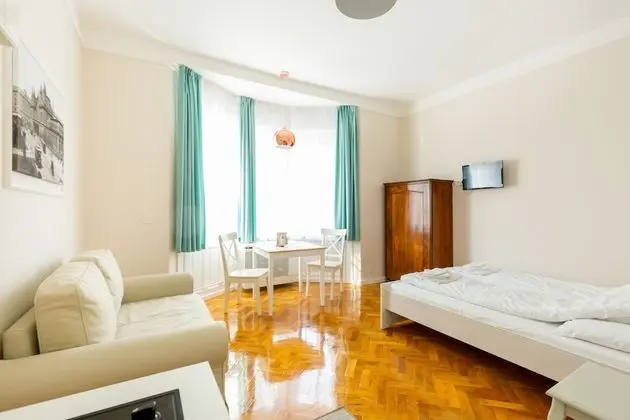 Premier Stüdyo, 1 Büyük (Queen) Boy Yatak