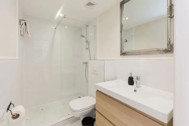 Premier Stüdyo, 1 Büyük (Queen) Boy Yatak