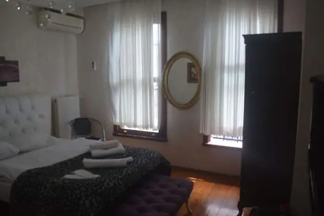 İki Yatak Odası Oda