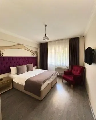 Triple, Bahçe Manzaralı, Balkonlu