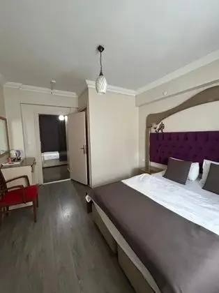 Triple, Bahçe Manzaralı, Balkonlu