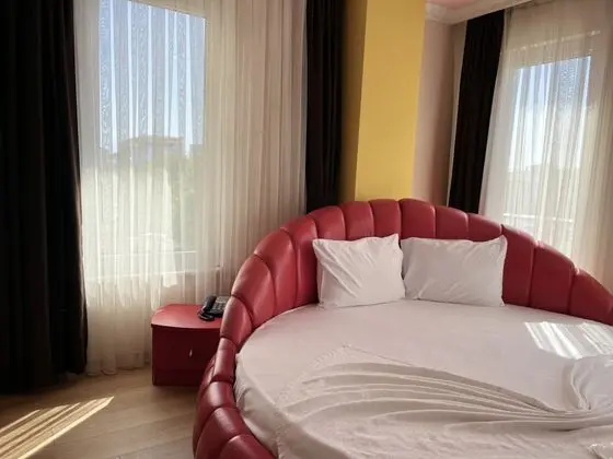 Suite Jakuzi Balayı Odası