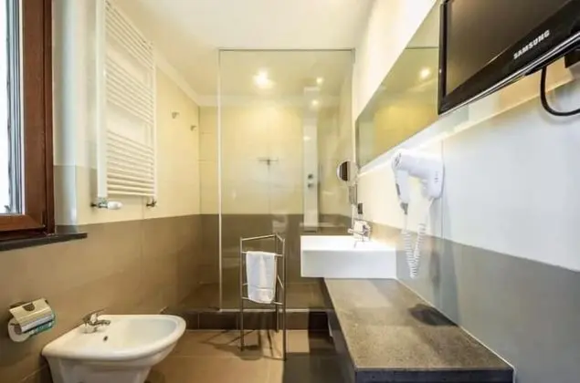 Deluxe Oda (shower with hydromassage)