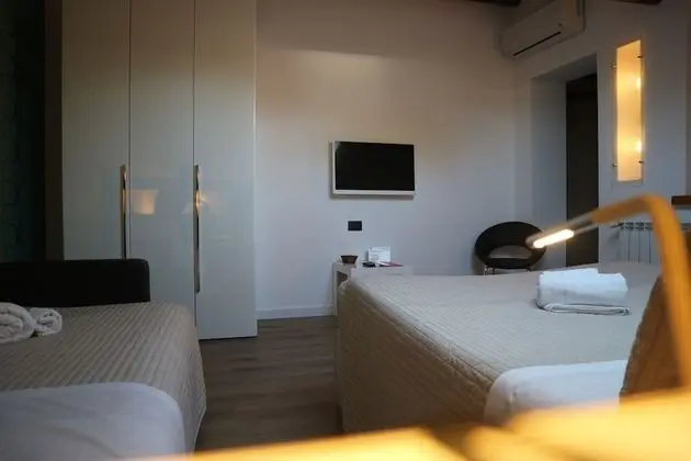Standard Üç Kişilik Oda (shower  with hydromassage)