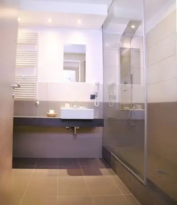 Standard Üç Kişilik Oda (shower  with hydromassage)