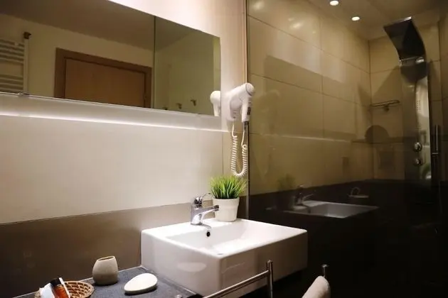 Standard Üç Kişilik Oda (shower  with hydromassage)